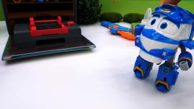 Игры машинки для детей. Техосмотр в гараже у Грузовичка Левы