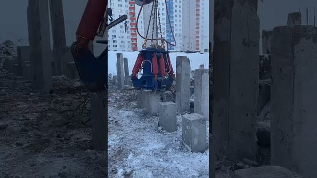 Вертикальный сваескусыватель CASTOR-8. Срезка свай