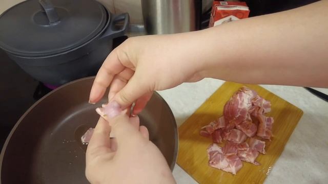 СЕГОДНЯ В МЕНЮ! Неограниченный бюджет на продукты! Сочная баранина, сырный суп, салат. День 1.