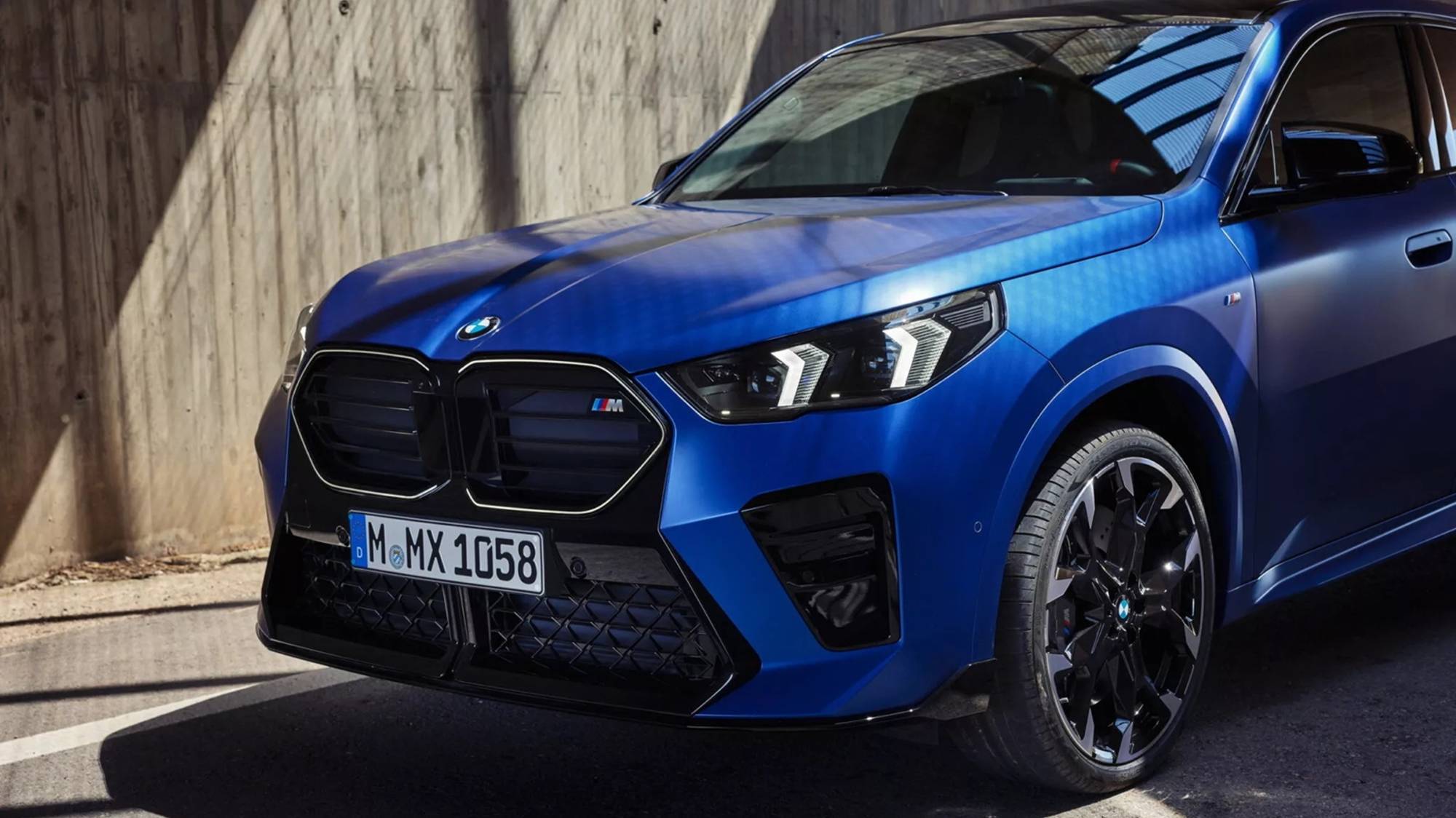 Обзор BMW X2 M35i: стиль и динамика — новый покоритель дорог.