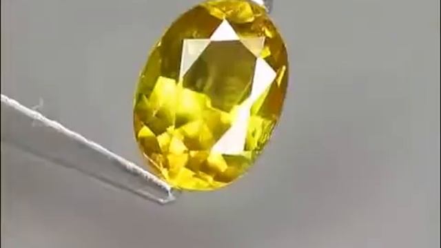 Камень Сфен натуральный 0.90 карат арт. 28625