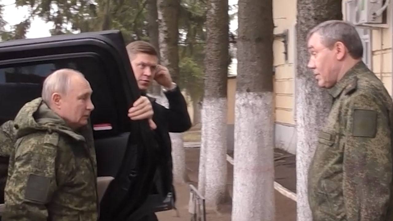 Путин в камуфляже: Президент приехал в Курскую область