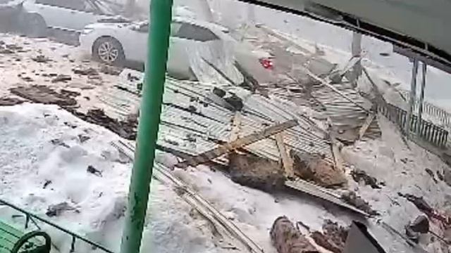 Родилась в двух рубашках после взрыва газа в доме.