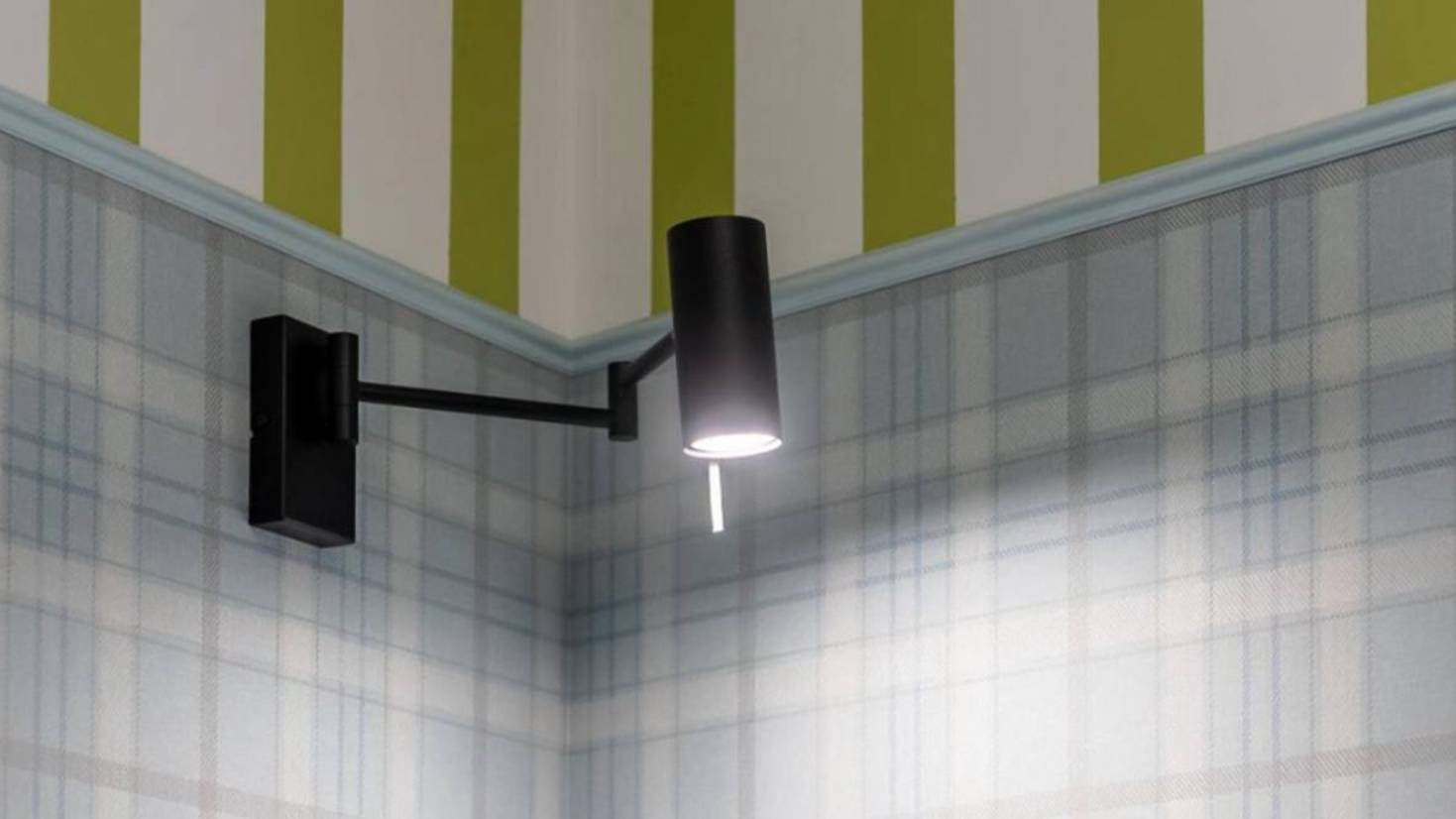 Светильники Lank в проекте "Кухня-гостиная с лавандовым уголком"