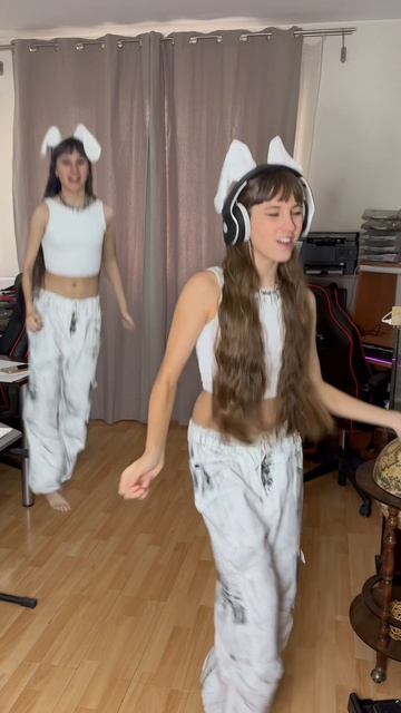 Наблюдай и танцуй