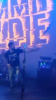 Гитарист крут, но