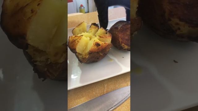 Сочный шашлык картошки целиком на мангале 🥔