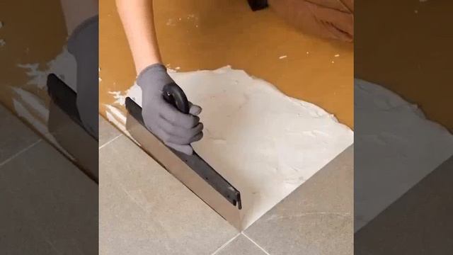 Профи отдыхают, новички учатся! 🤓

Этот лайфхак для тех, кто укладывает плитку впервые!