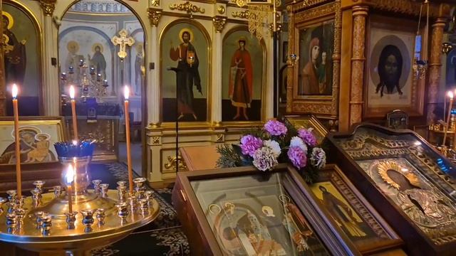 Постовые строе службы не совместимы с праздничными элементами...