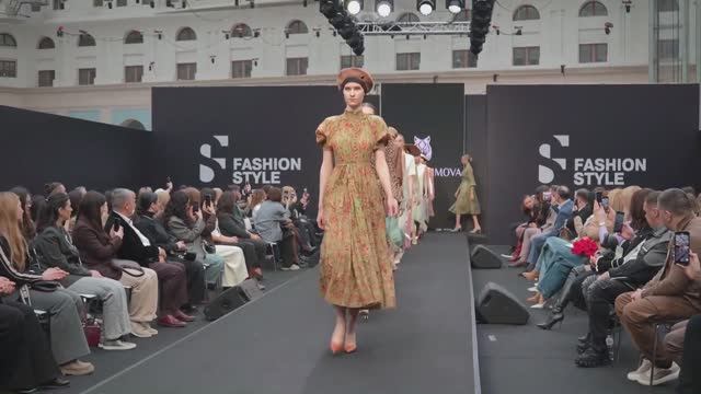 Дизайнер Anika Kerimova. Выставочный комплекс «Гостиный двор»