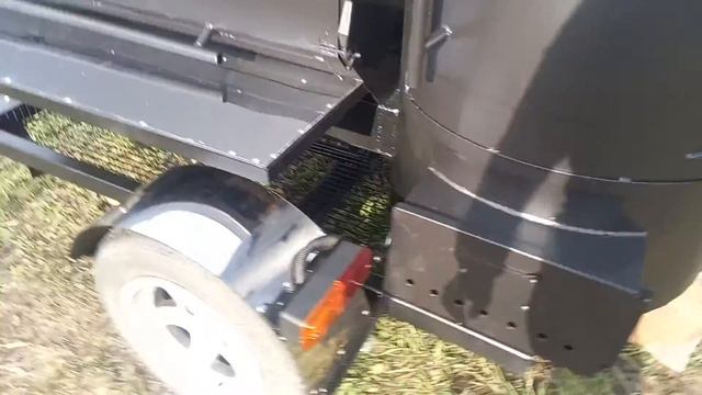 техаський смокер на базі причіпа BBQ BLACK мангал смокер барбекю на колесах