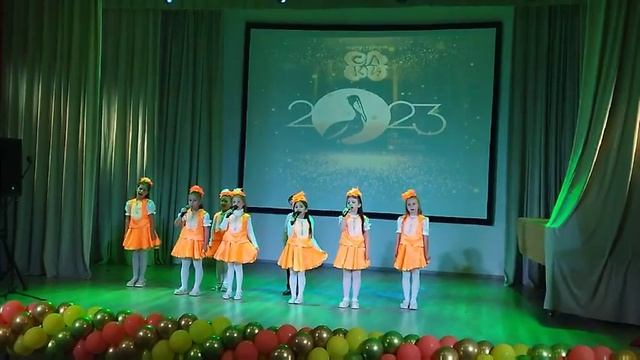 Вокальная студия "ФА-СОЛЬ-КА" средняя группа. Авторская песня Ирины Исаевой "Топ-топ"