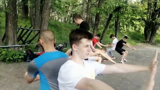 Поддержка и командный дух + сильные ноги и баланс!