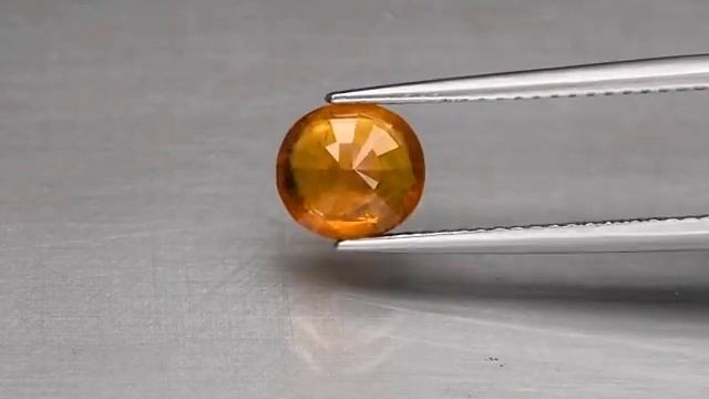 Very Beutiful Orange Sapphire 1,42 carat Oval Nice Luster&Quality from Bangkaja Thailand