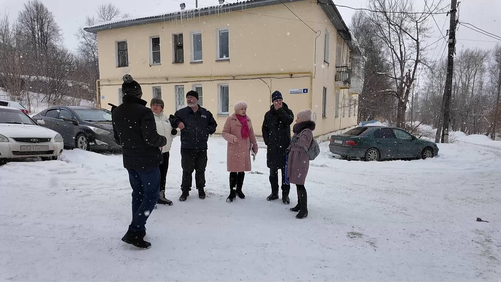 Жители района Демидовки пожаловались на неблагоустроенную контейнерную площадку