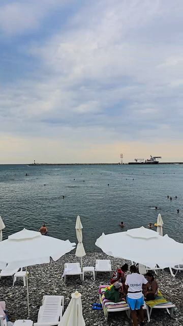 Сочинский пляж на Чёрном море