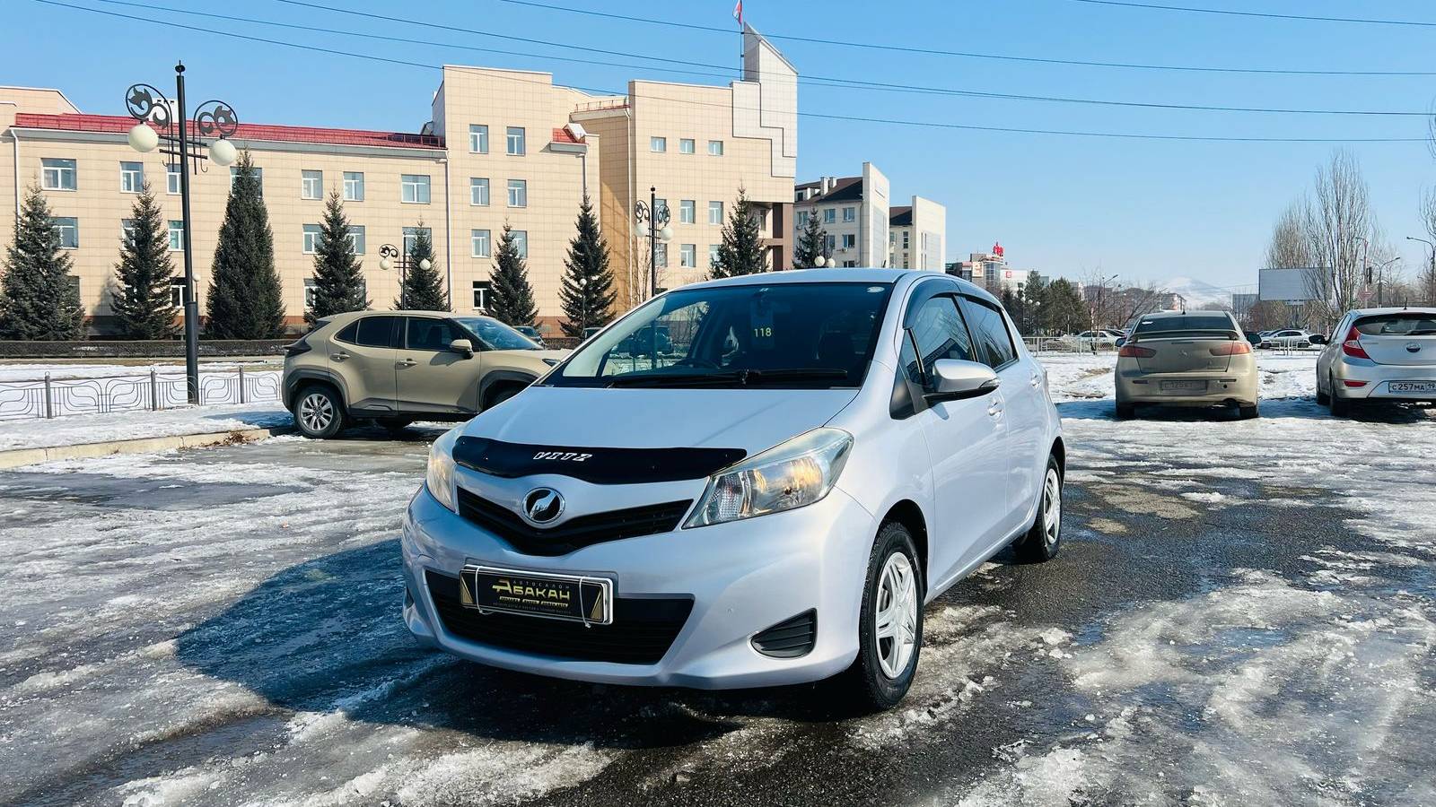 Toyota Vitz, 2012 год