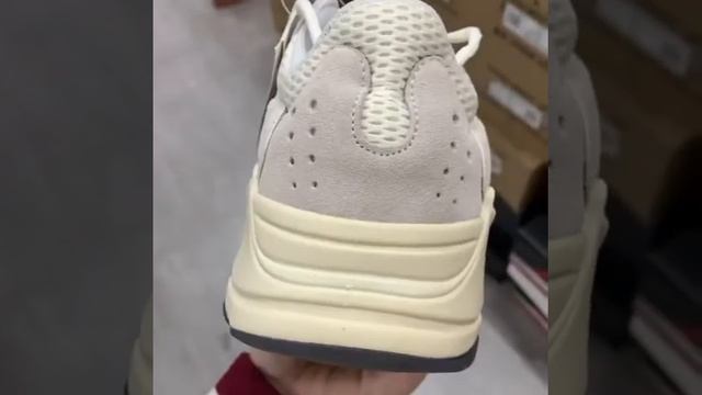 ADIDAS YEEZY BOOST 700 ANALOG