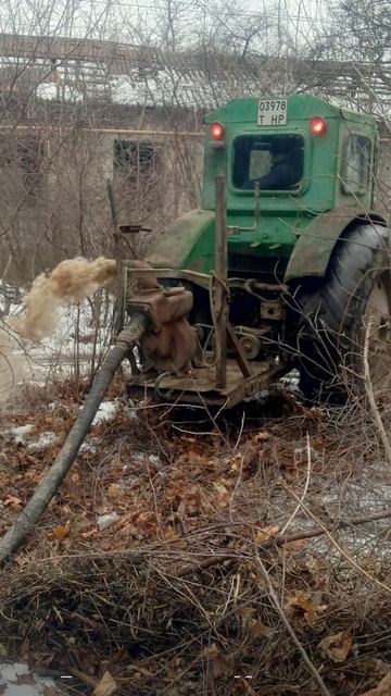 Специалисты из Ленобласти продолжают работы на сетях ЖКХ в Енакиево