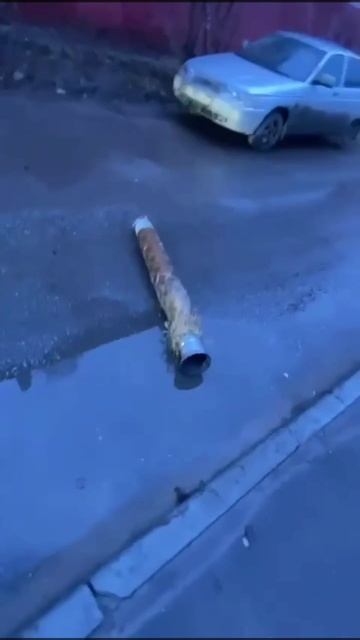 ‼️💥Жители Балашихи после звуков взрыва нашли на улице предмет похожий на обломок‼️💥