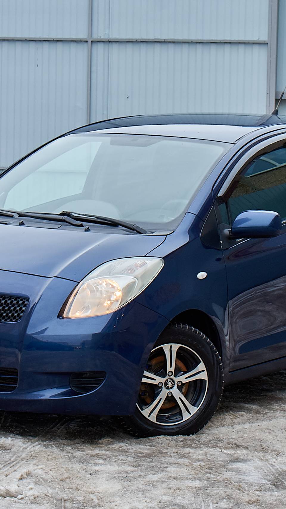 Обзор на Toyota Yaris Хэтчбек 5 дв. Сол 1.3 AMT 2006г