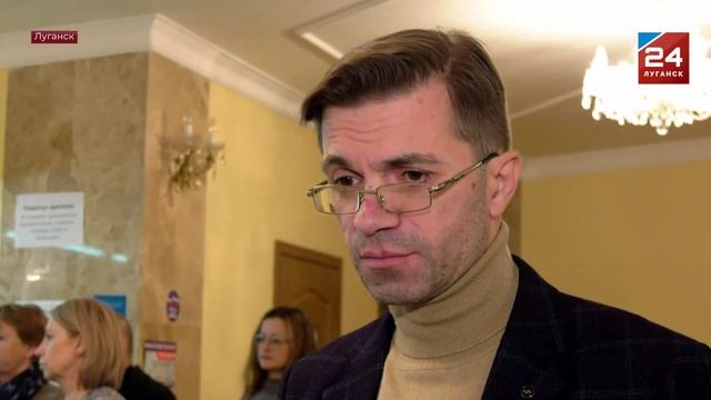 Сюжет ГТРК ЛНР. Дирижёр из Москвы выступил в Луганской филармонии