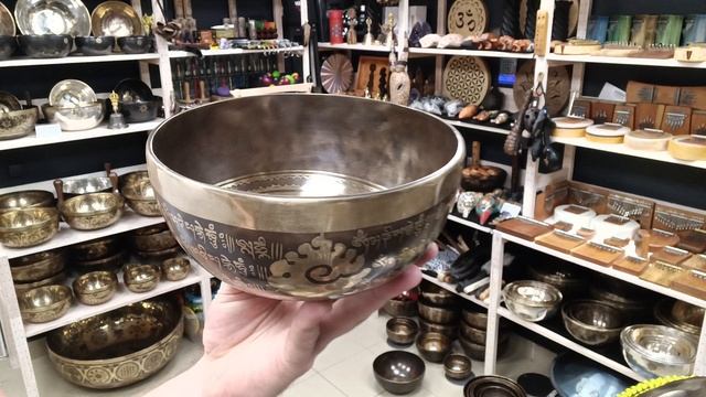 Кованая поющая чаша Om ( 17 см, нота: Соль, 196 Гц ) / Singing Bowl / shamanic.moscow