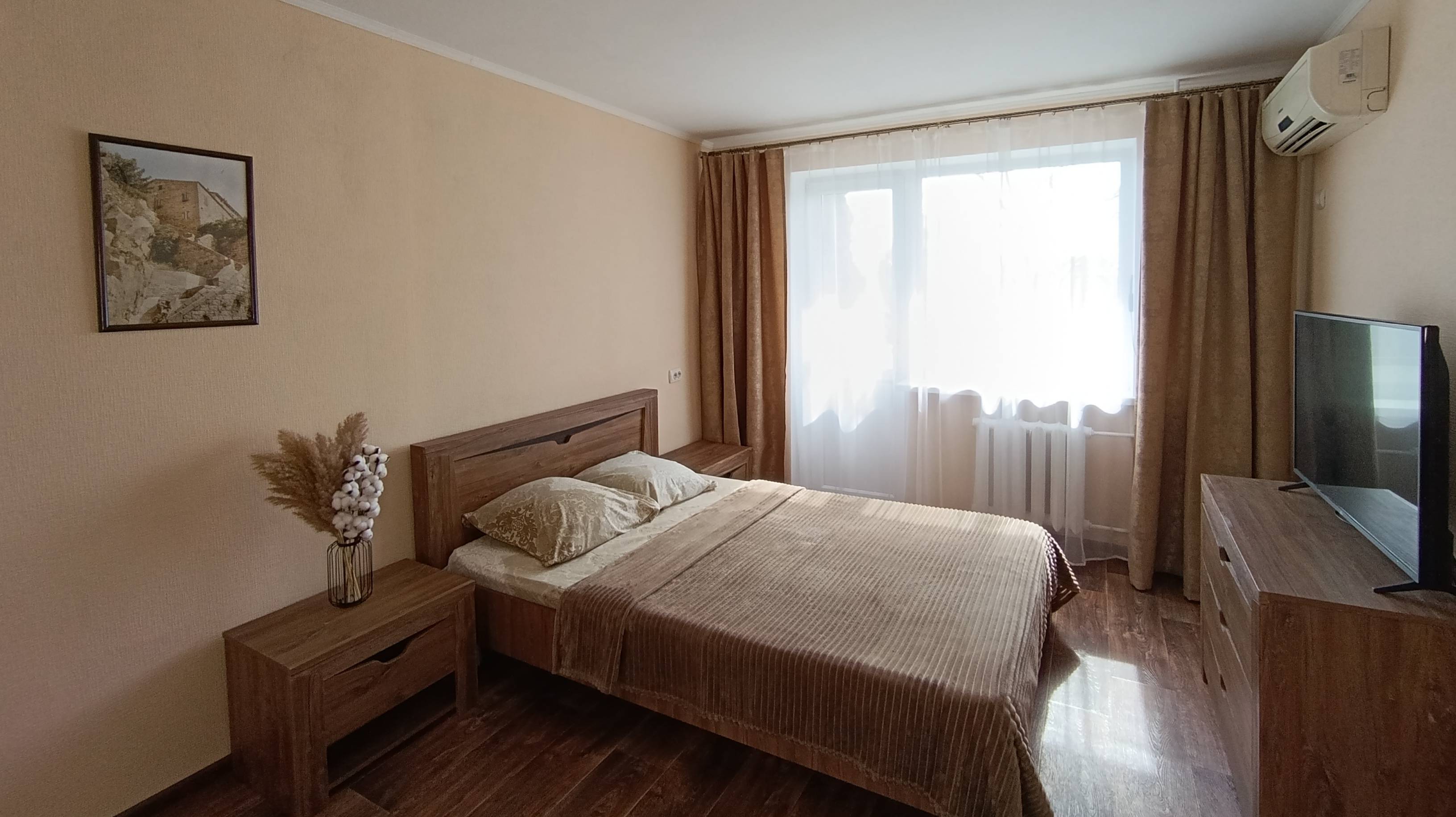 *Судак, 2комн квартира, 10 минут до моря, т +79787007459