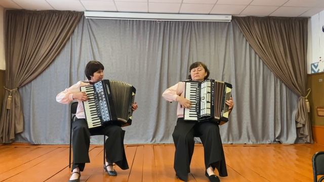 Игра на инструментах
