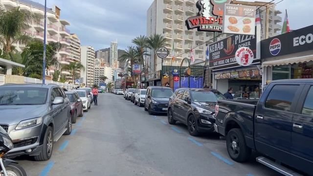 Хиронская сказка: путешествие по Бенидорму! Вперед по улице Хирона в приключения на Леванте!