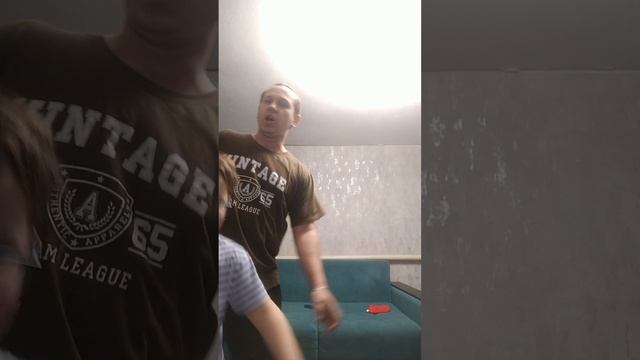 Я танцую с папой( и он тоже со своего снимал)