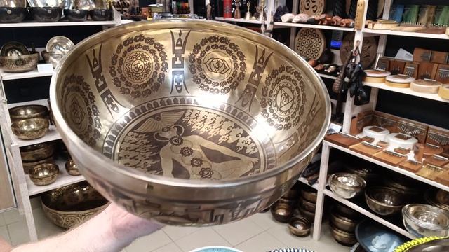 Кованая поющая чаша Bhutanese Luxury ( 24 см, нота: Ре #, 155 Гц ) / Singing Bowl / shamanic.moscow