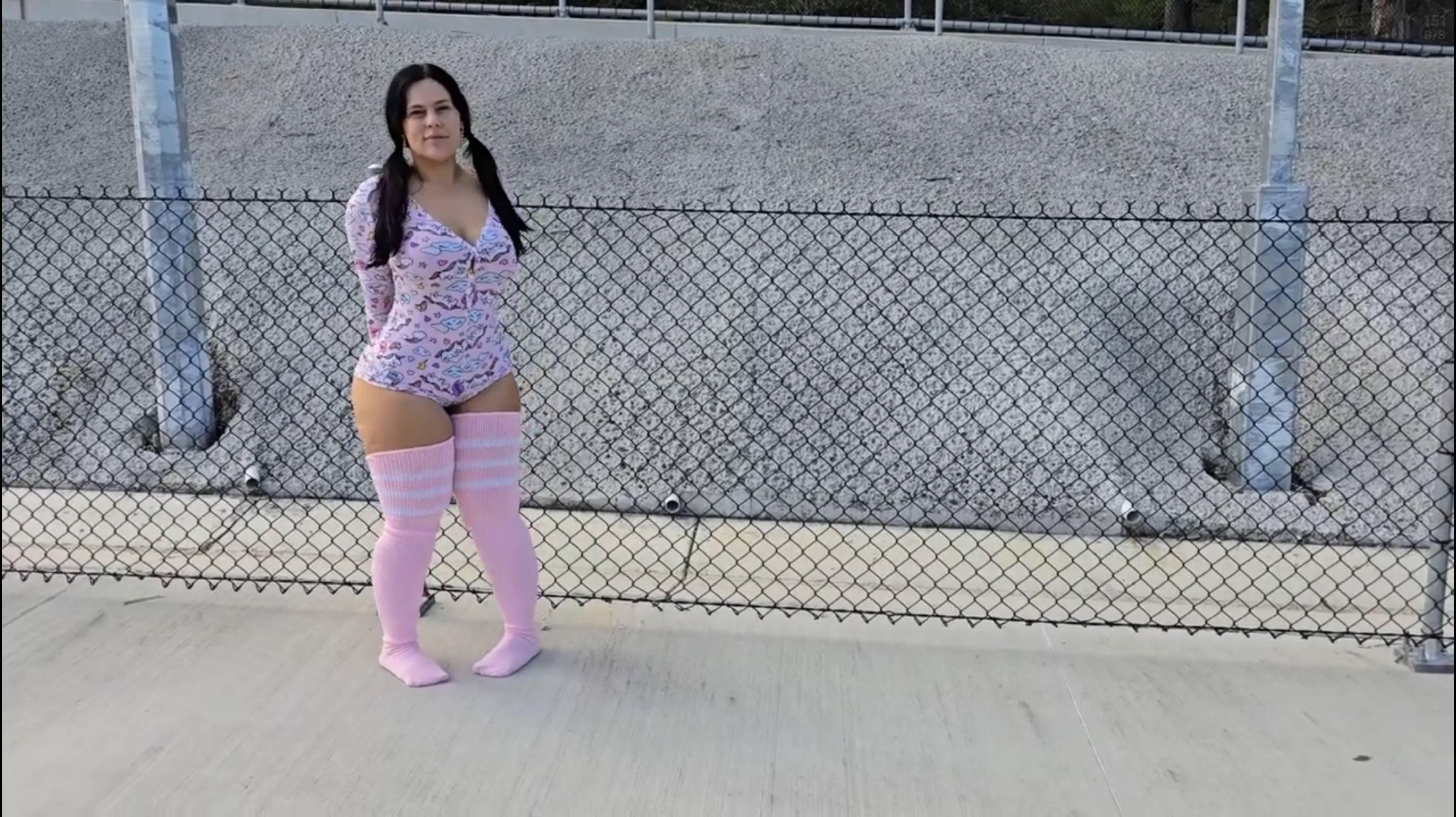 ДЕВУШКА КРАСОТКА / MILF