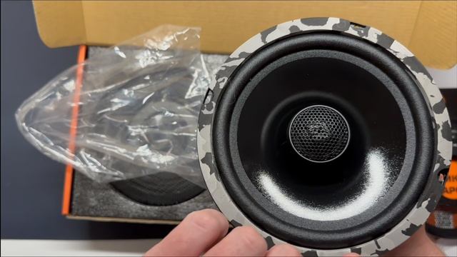 Новые колонки DL Audio Anaconda 165 на VW Passat b3