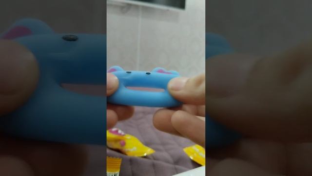 распаковка сквиши пончики зверята Красного белого