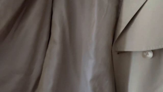 Бежевый тренч