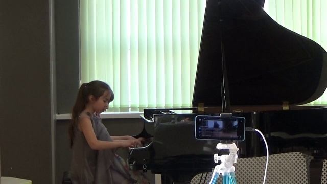 2025 03 01 Майя и Агния. Марш Афинские развалины 0165