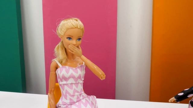 Игры для девочек - Барби учится волшебству! Играем в куклы