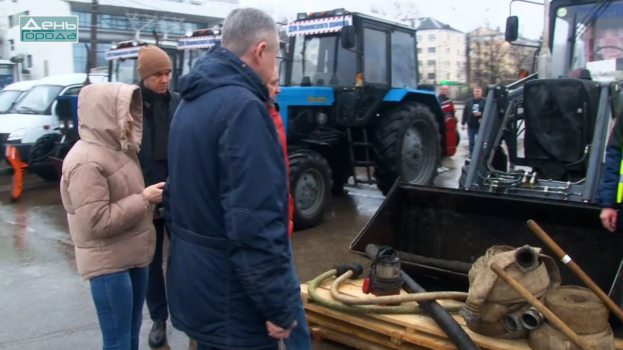 Смотр противопаводковой техники в Ленинском районе