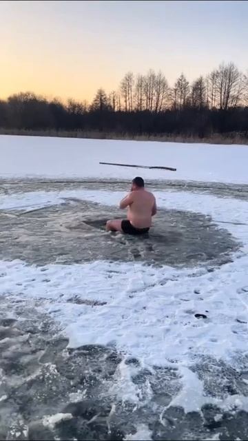 КУПАЕТСЯ