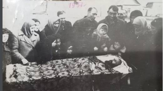 Маянга. 1957г. Похороны моего дедушки (папиного отца)Сорокина Алексея Алексеевича.