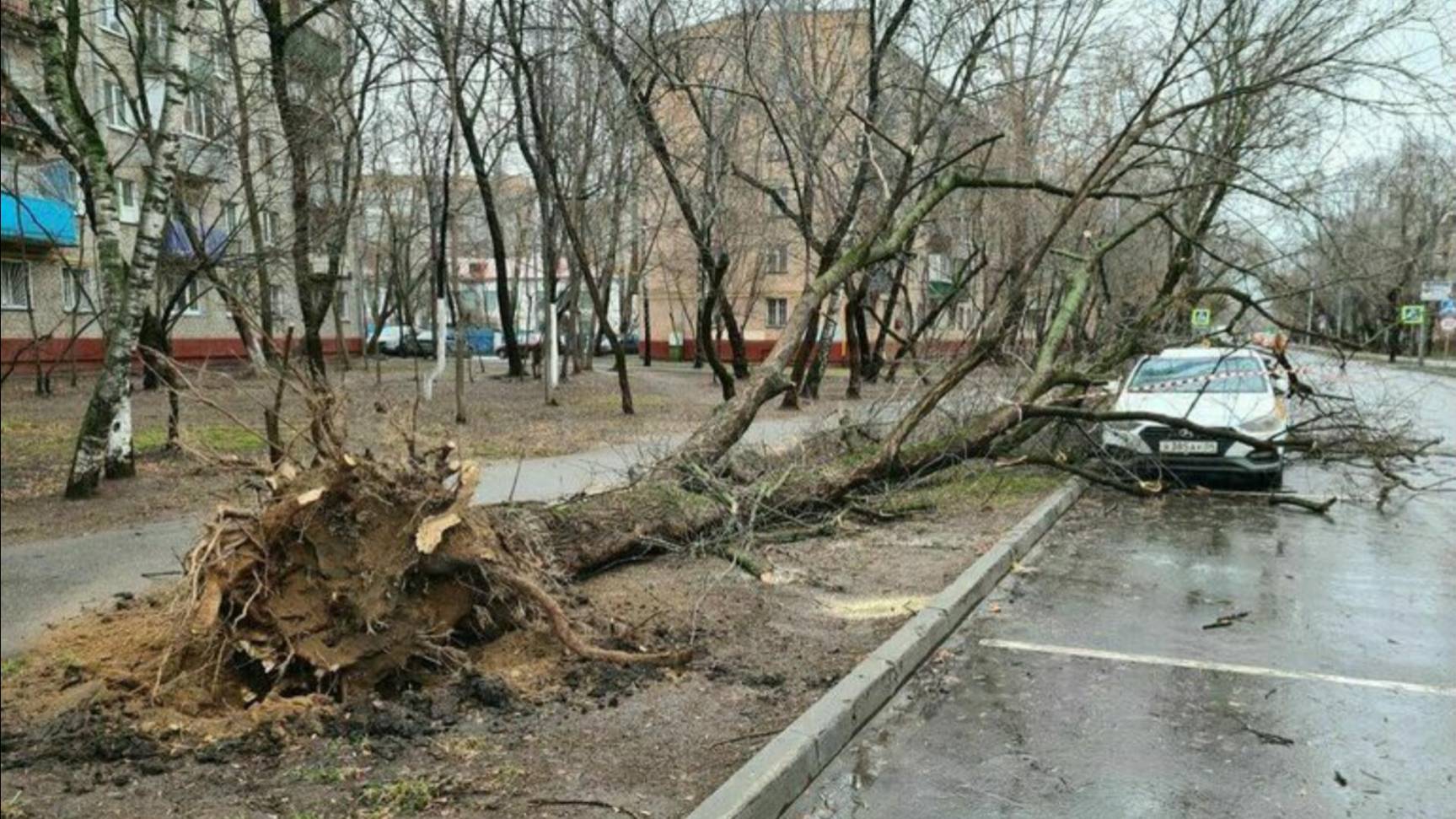 «Роскосмос» показал фото циклона в Москве