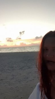 Тропиканка на закате. Мальдивы 🥰🌴