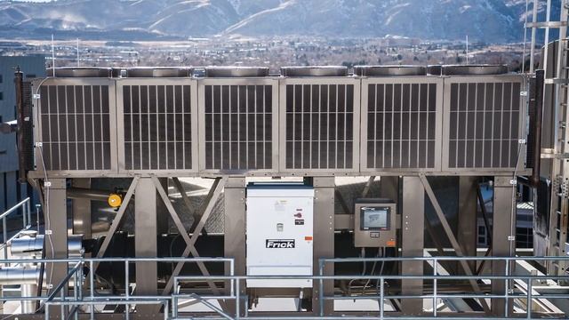 NREL Data Center Cuts Water Use in Half With Hybrid Thermosyphon System