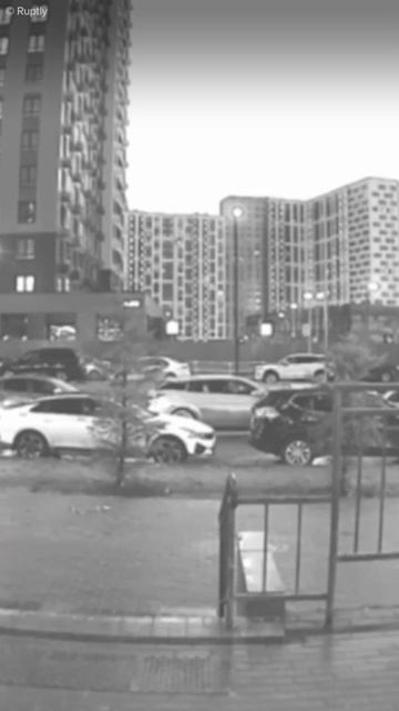 Взрыв в жилом здании после атаки БПЛА в Подмосковье