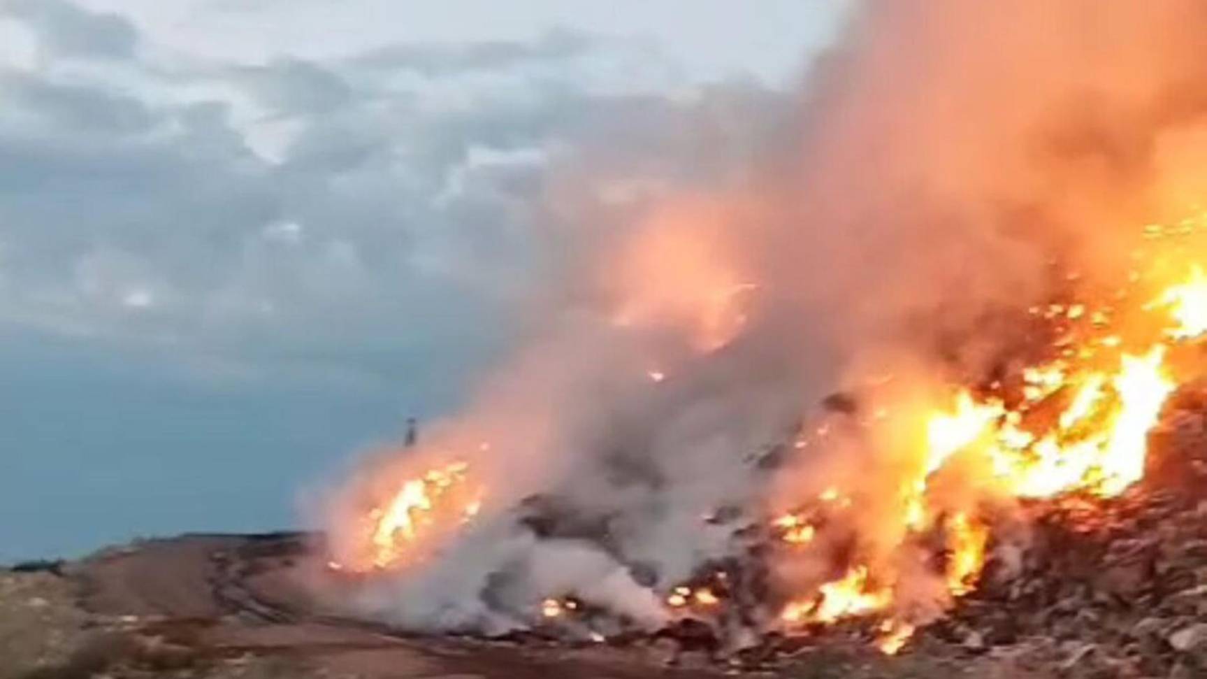 В жилых зонах рядом с горящей свалкой в Новороссийске выявили чрезмерное загрязнение воздуха