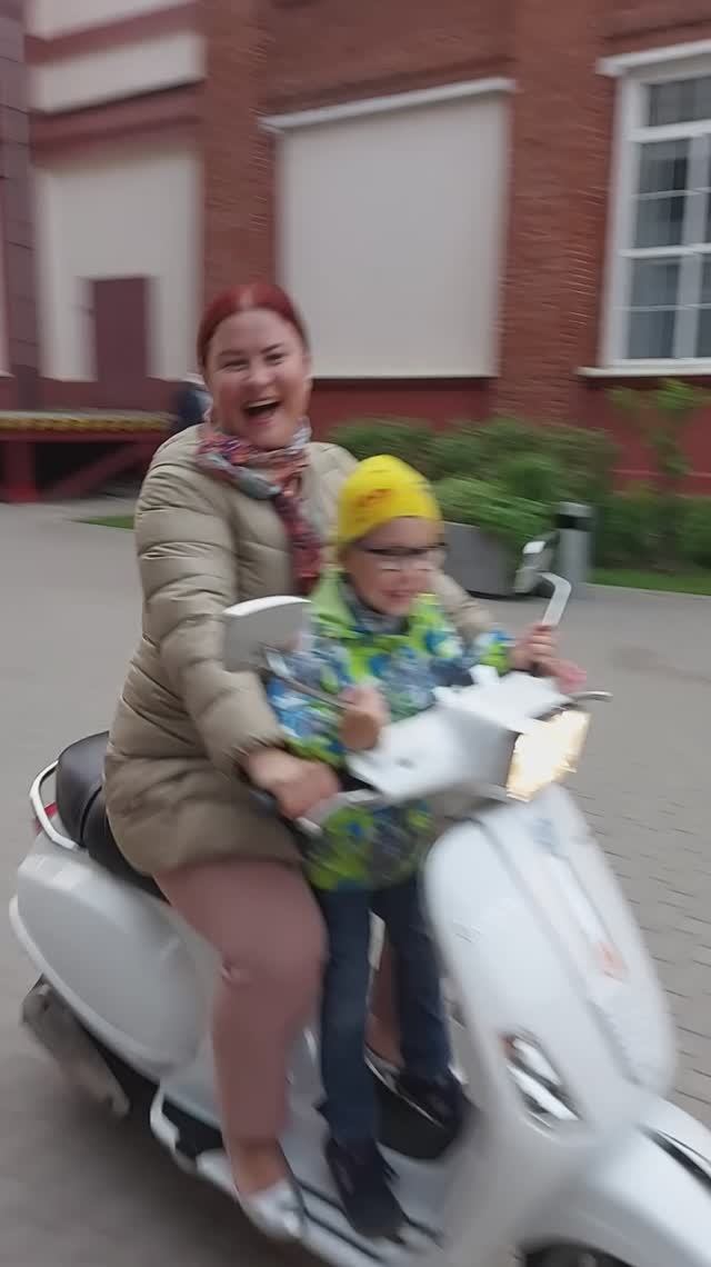 Vespa S50, Москва