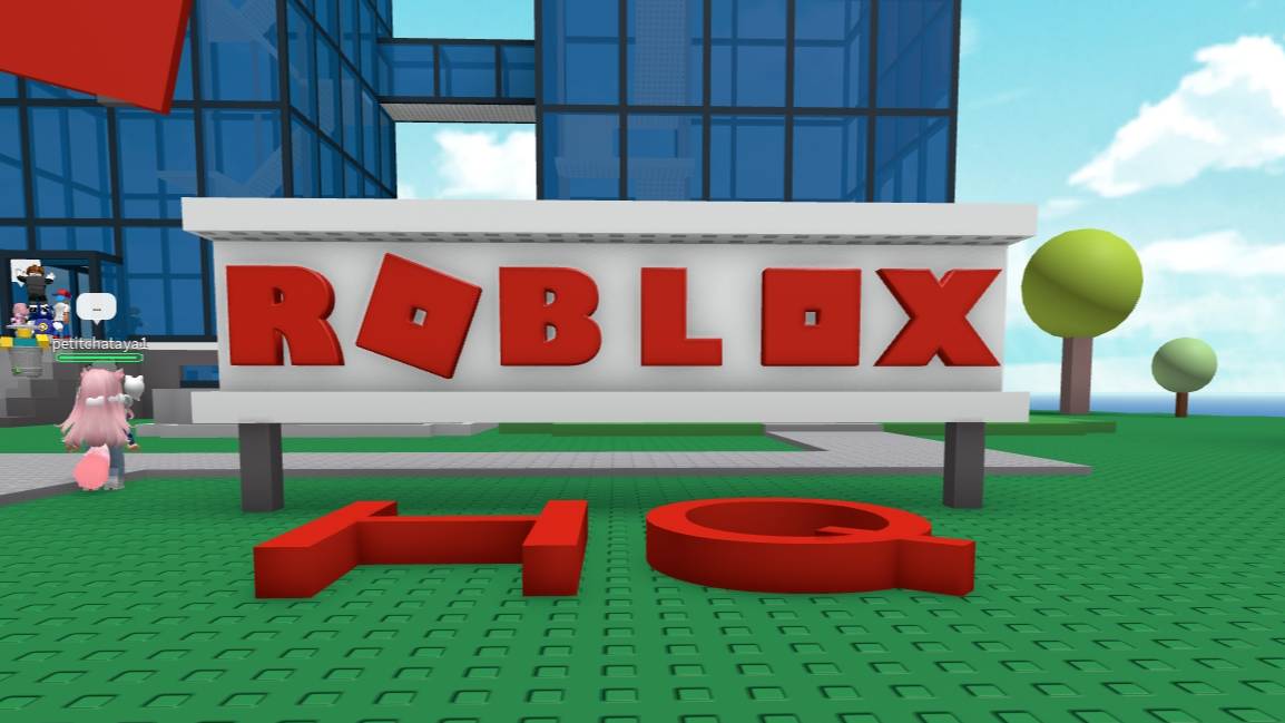 ПРЯЧУСЬ ОТ ВУЛКАНА В ШТАБ-КВАРТИРЕ ROBLOX!