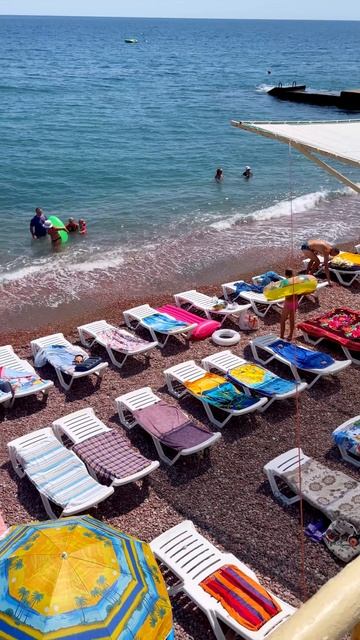 Пляж в курортном отеле "Морской уголок". Крым. Алушта