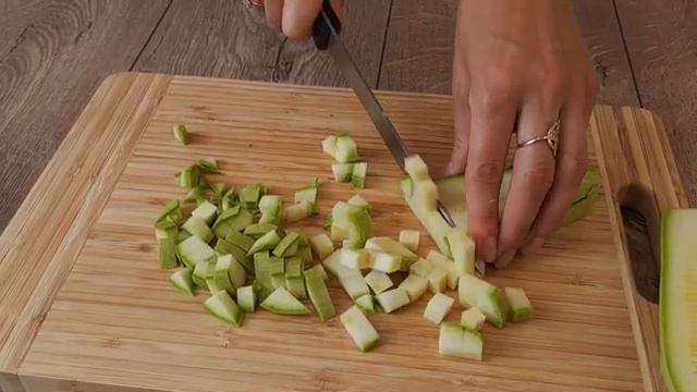 Кабачки вкуснее мяса! Быстрый и невероятно вкусный рецепт приготовления кабачков.